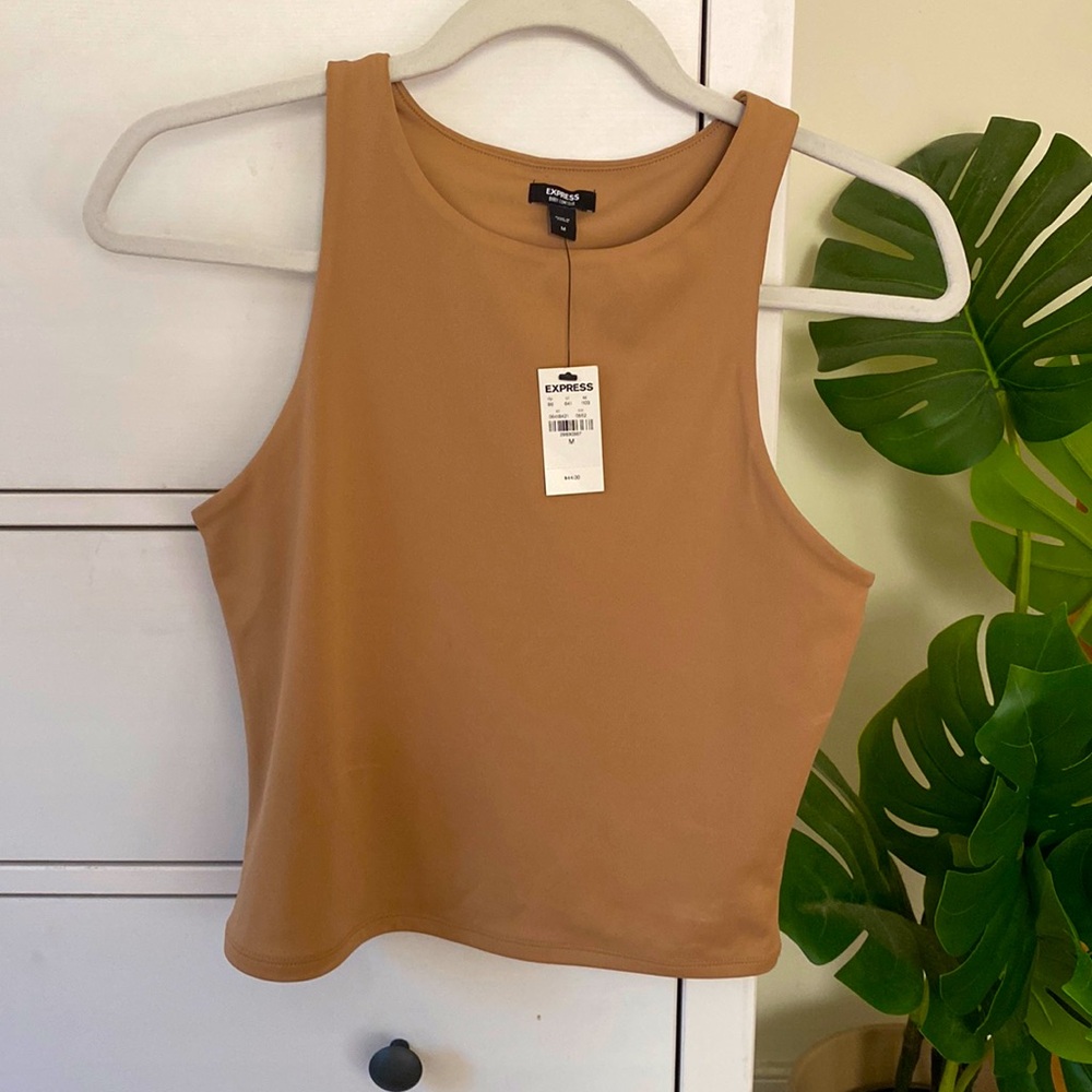 Express Body Contour top